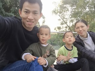Chinese Christian Dai Zhichao with his family
