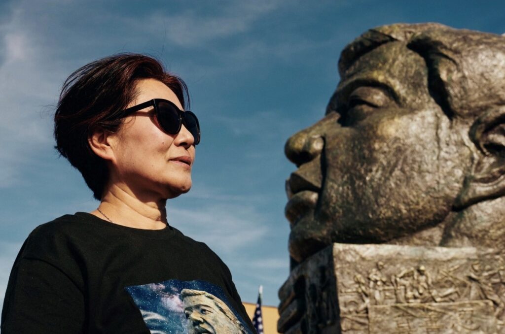 geng he Gao Zhisheng statue